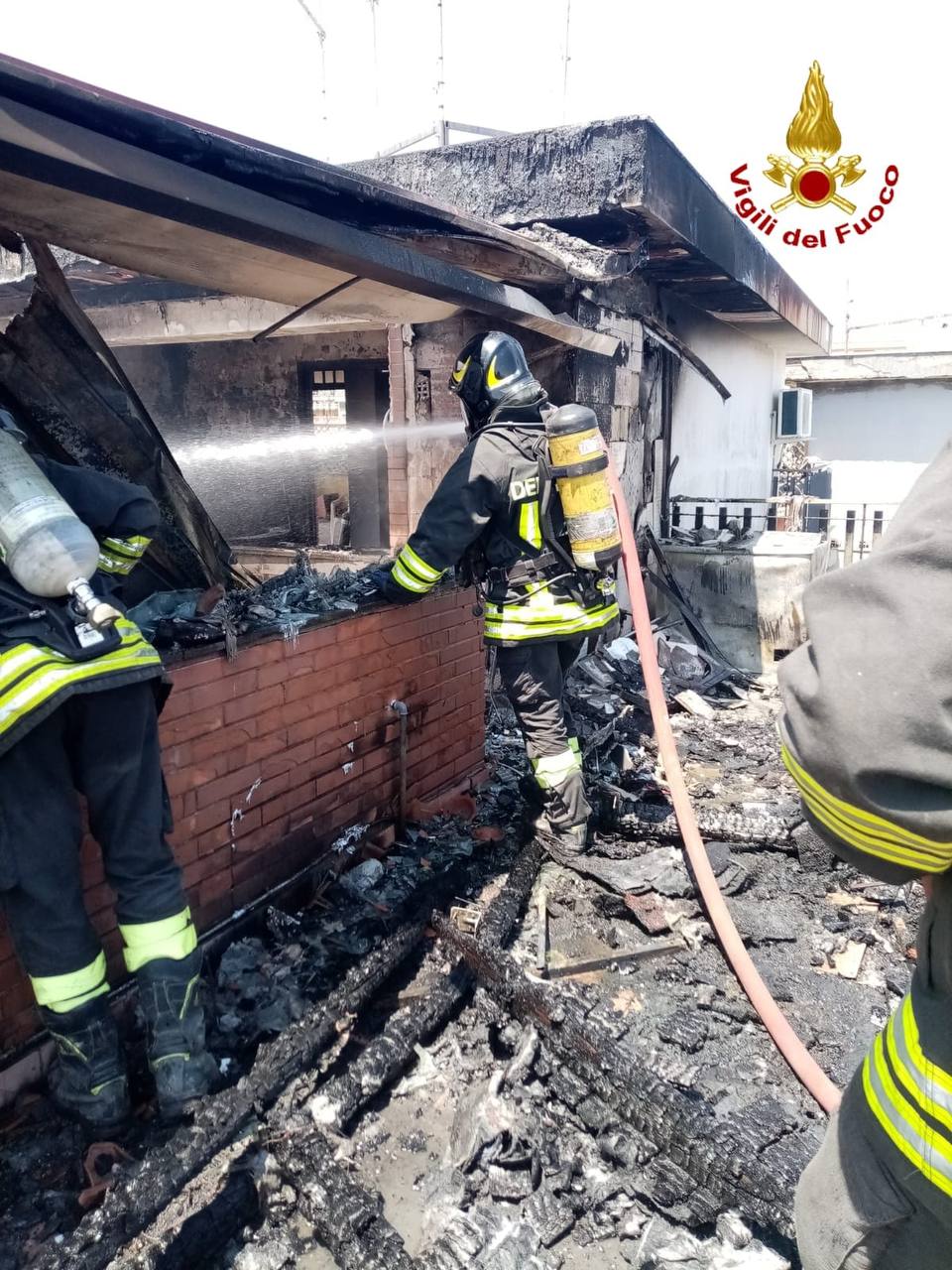 Incendio mansarda ad Aci Sant'Antonio
