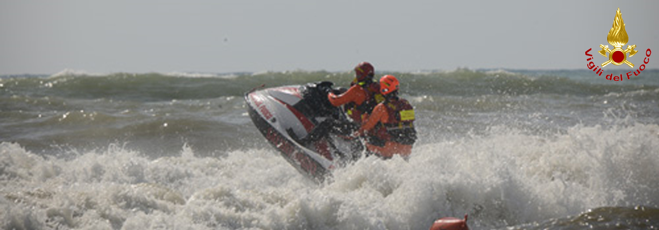 Soccorso a imbarcazioni in difficoltà nella giornata di Ferragosto a Viareggio