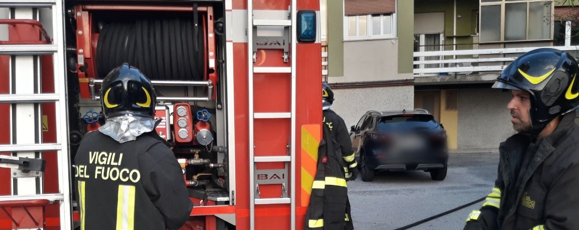 Incendio di una lavatrice a Grado