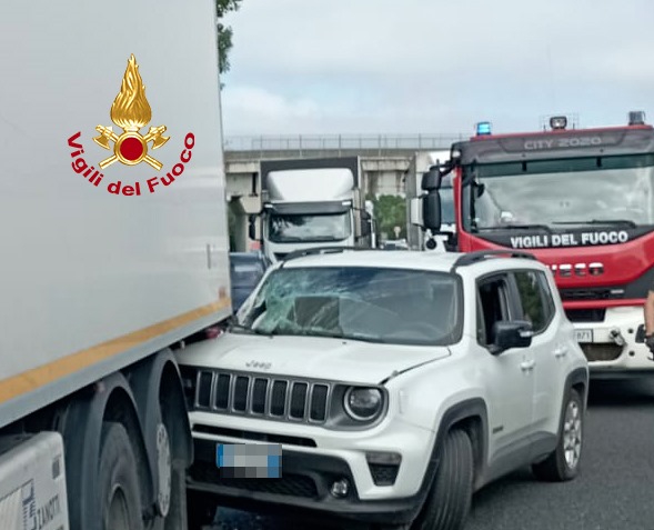 Incidente stradale nei pressi dello svincolo di Scandicci