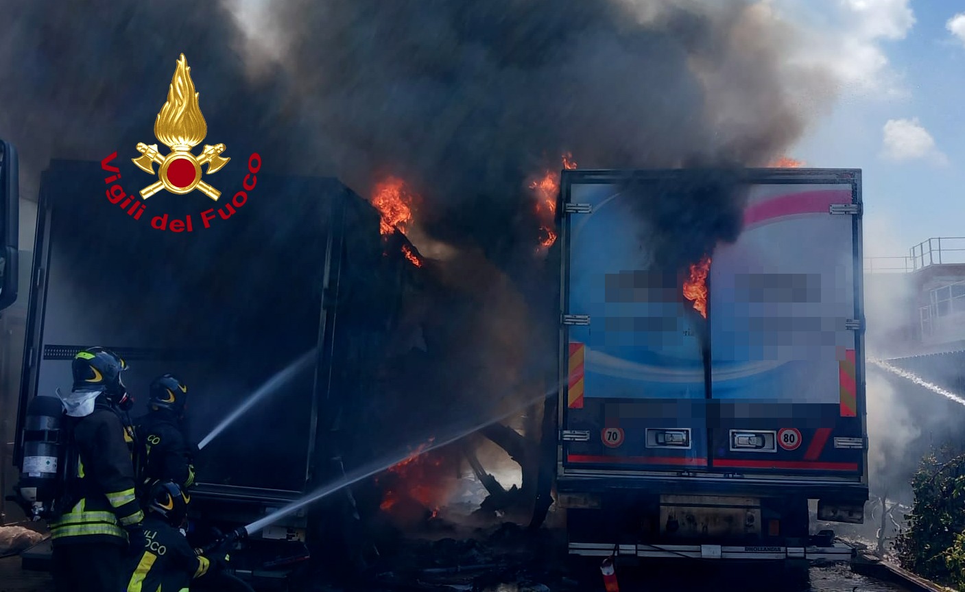 Incendio di un mezzo pesante  Campi Bisenzio