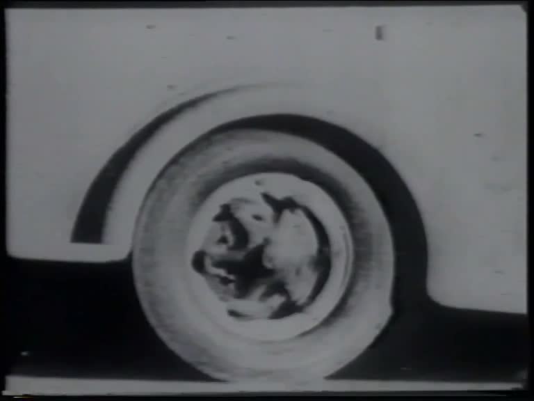 In pochi istanti otto miliardi di metri cubi d'acqua invadono le campagne