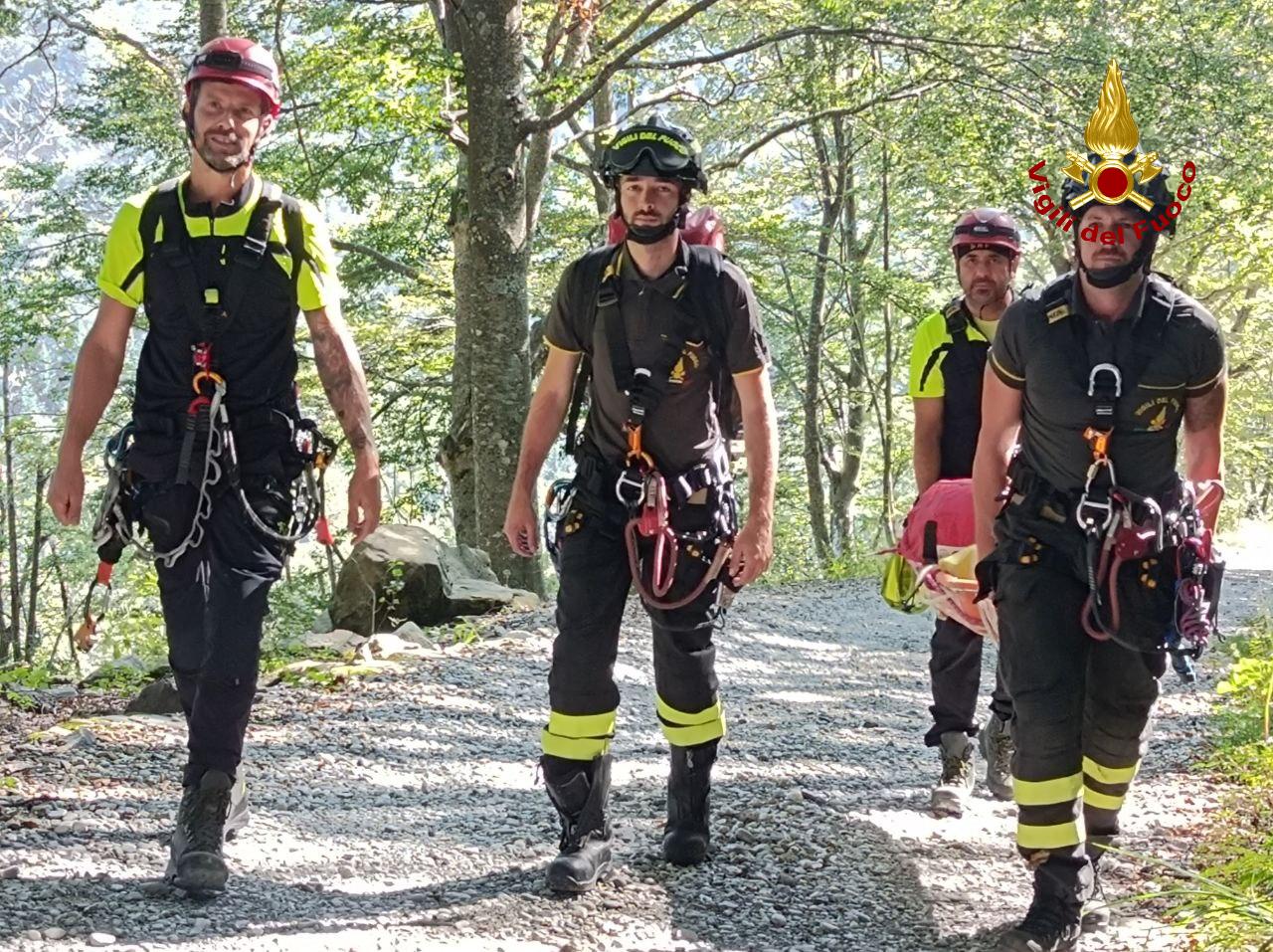 Addestramento dei Vigili del fuoco in ambiente impervio al parco dei 100 laghi