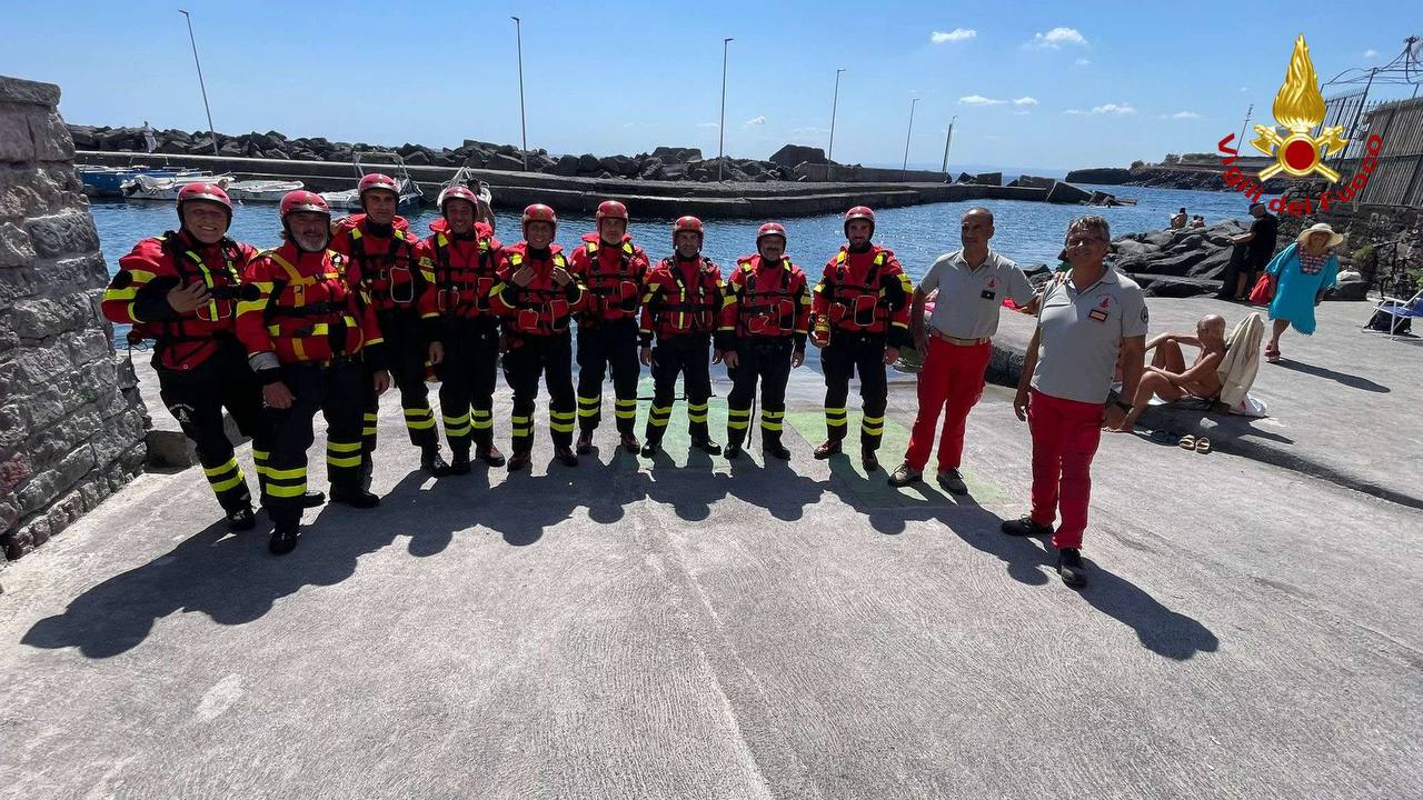 Corso ATP ( autoprotezione in ambiente acquatico ) al Centro di Formazione VV.F. di Catania