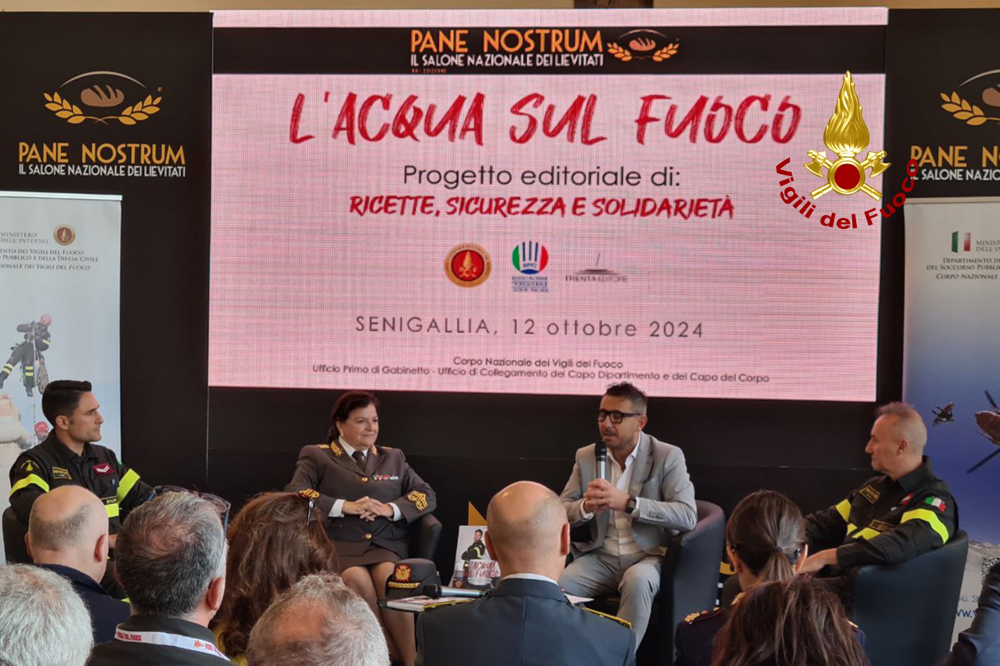 Presentazione libreo “L’acqua sul fuoco, cuciniamo in sicurezza con i Vigili del Fuoco"