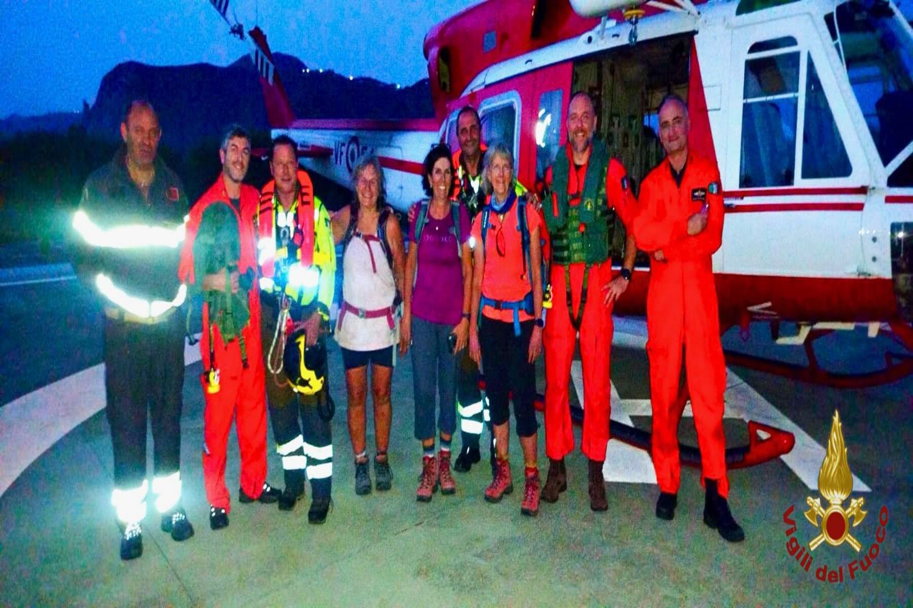 Soccorso di tre turiste nel cratere di Vulcano