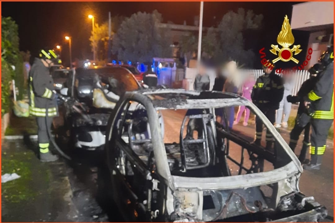 WhatsApp Image 2024-11-20 at 08.55.08.jpeg incendio auto a sabaudia