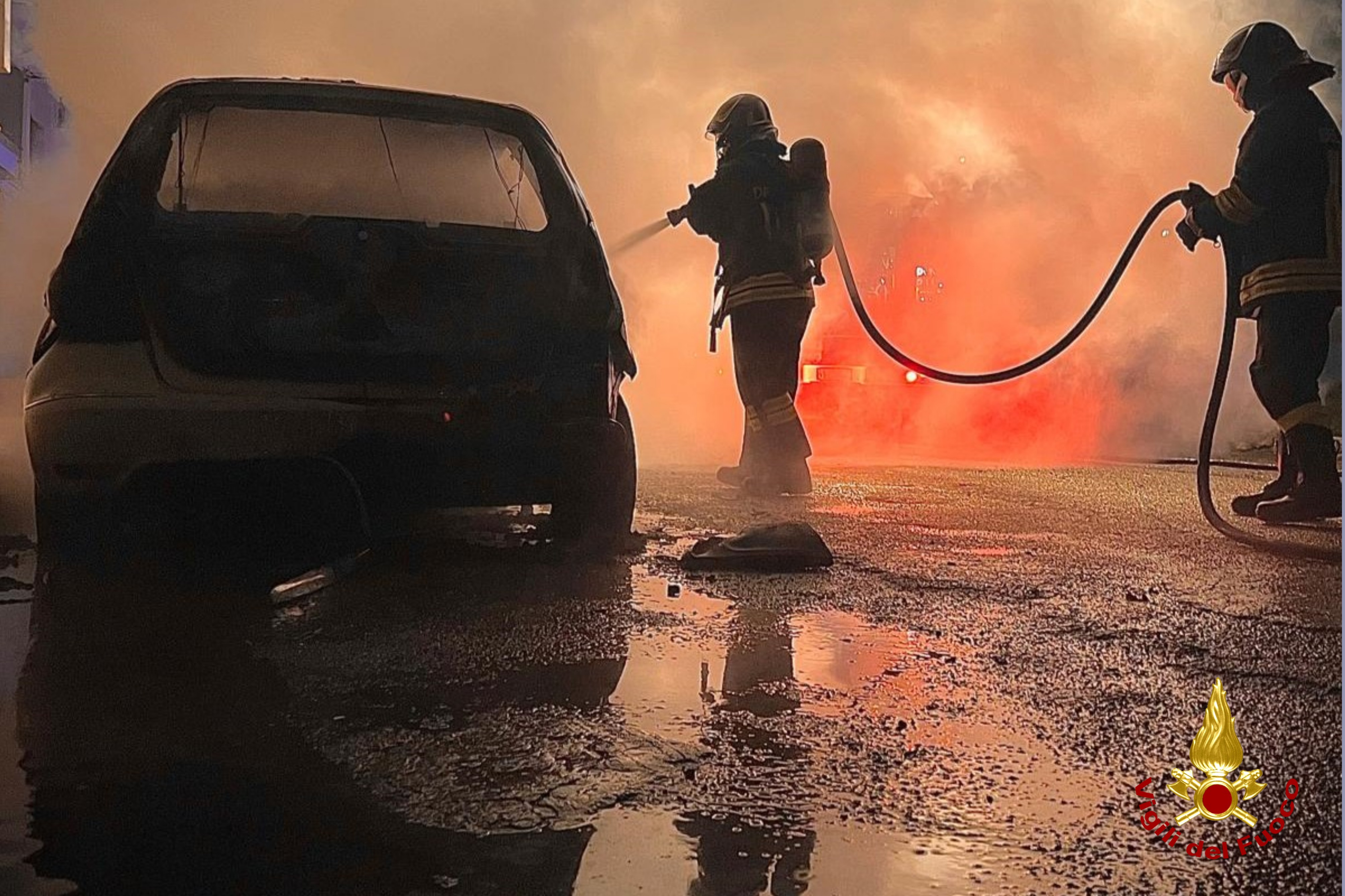 Incendio autovettura in centro