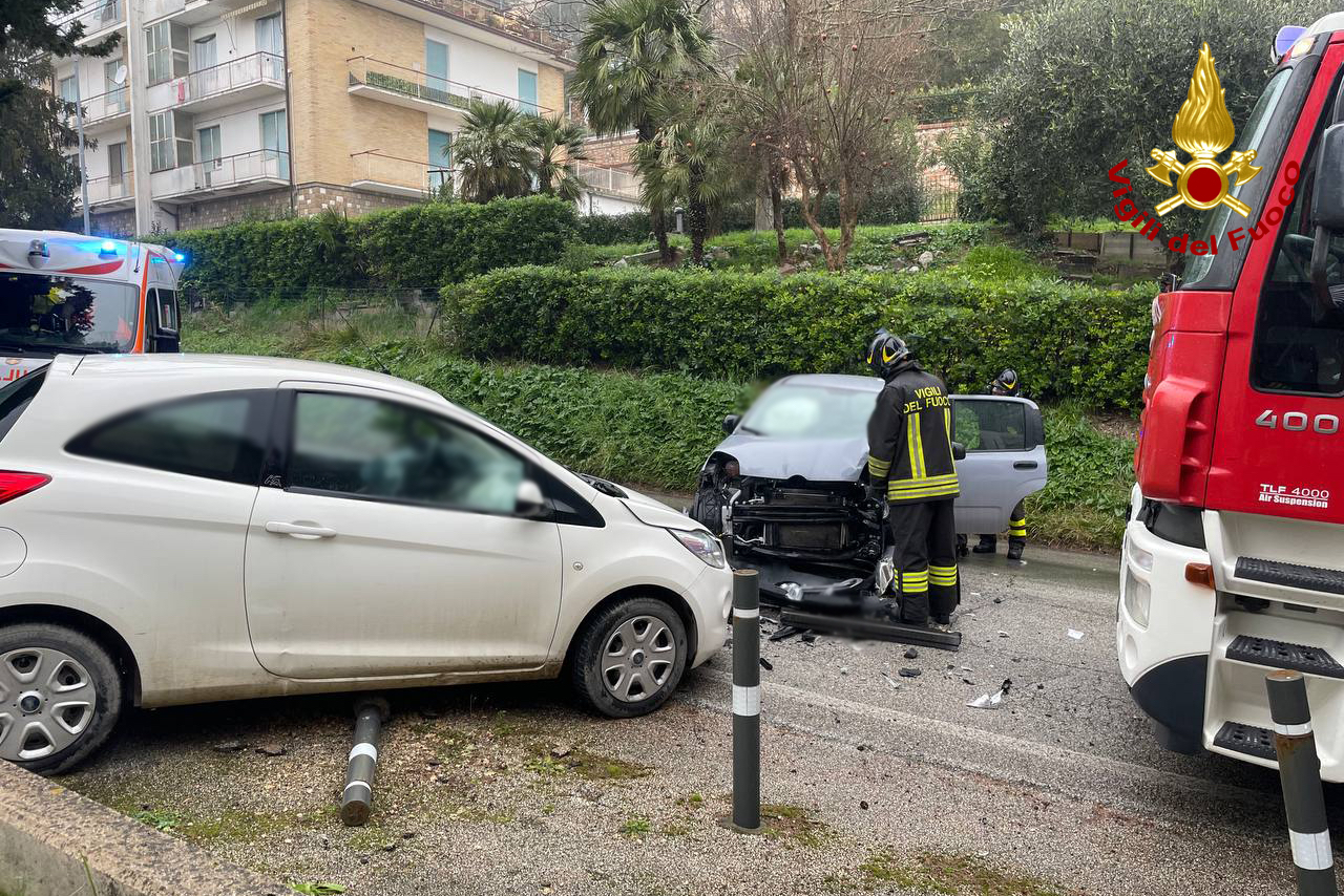 photo_2025-01-03_13-55-33.jpg incidente stradale