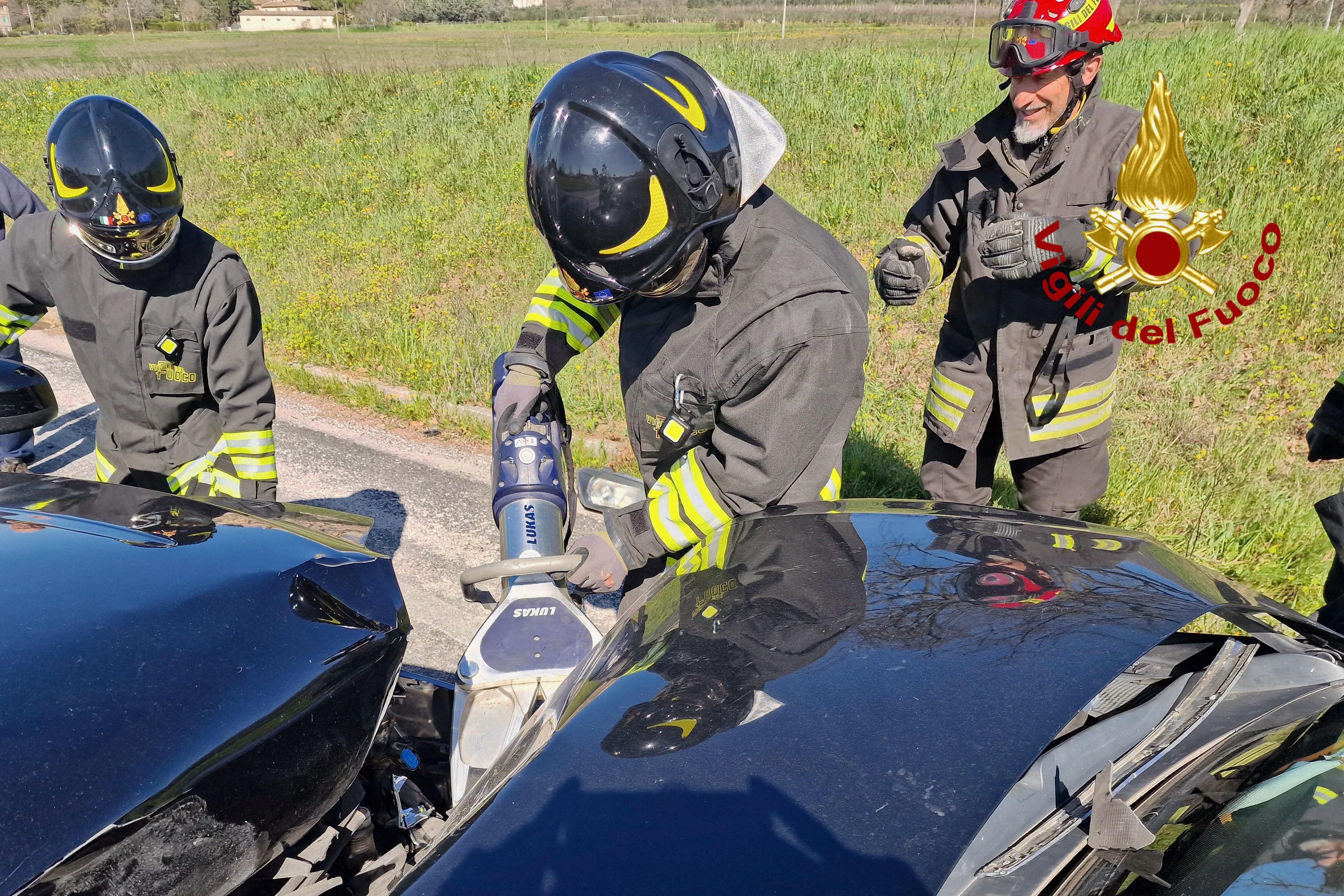 incidente stradale frontale