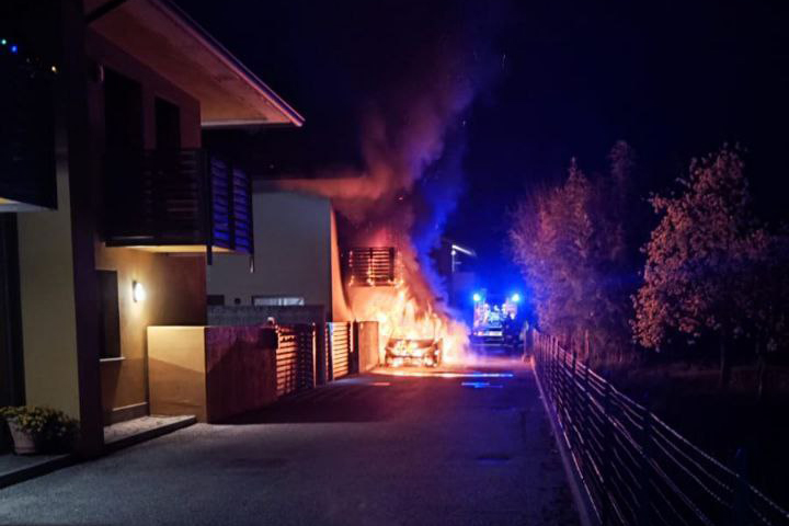 Incendio autovettura Incendio autovettura