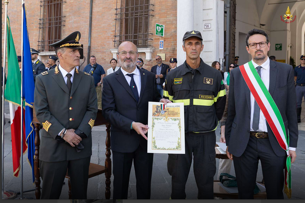 Medaglia Merito servizio Ravenna Medaglia al Merito di servizio conferita al DCS Luigi Terdoslavi