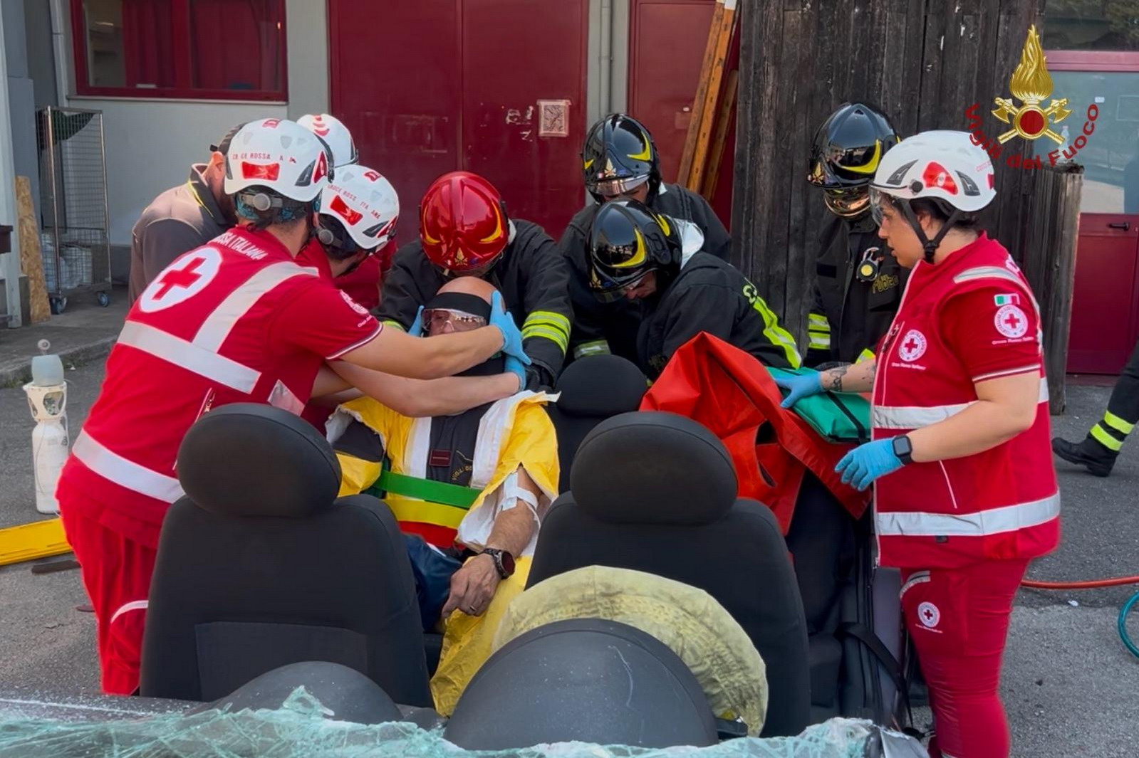 Vigili del fuoco: Frosinone, attività di addestramento congiunto con la Croce Rossa Italiana su scenari di incidente stradale e attività AIB