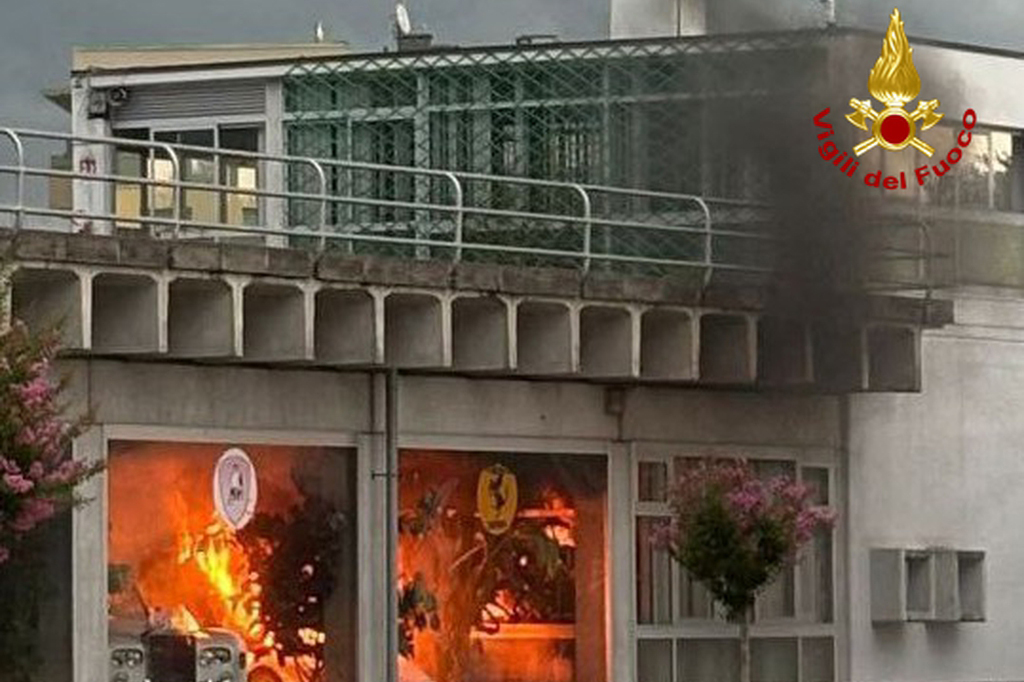 Incendio concessionario Incendio concessionario