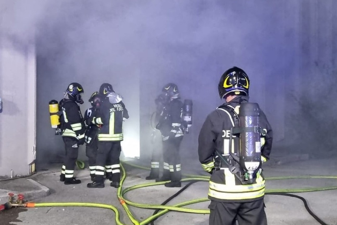 Incendio capannone Incendio capannone