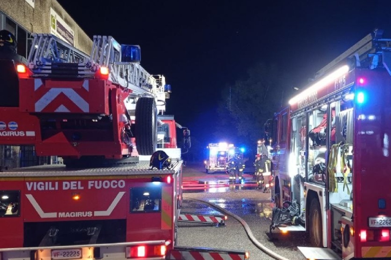 Incendio capannone Incendio capannone