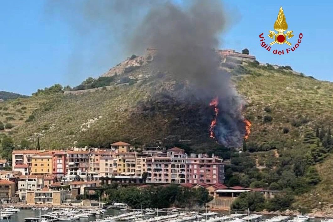 incendio macchia mediterranea