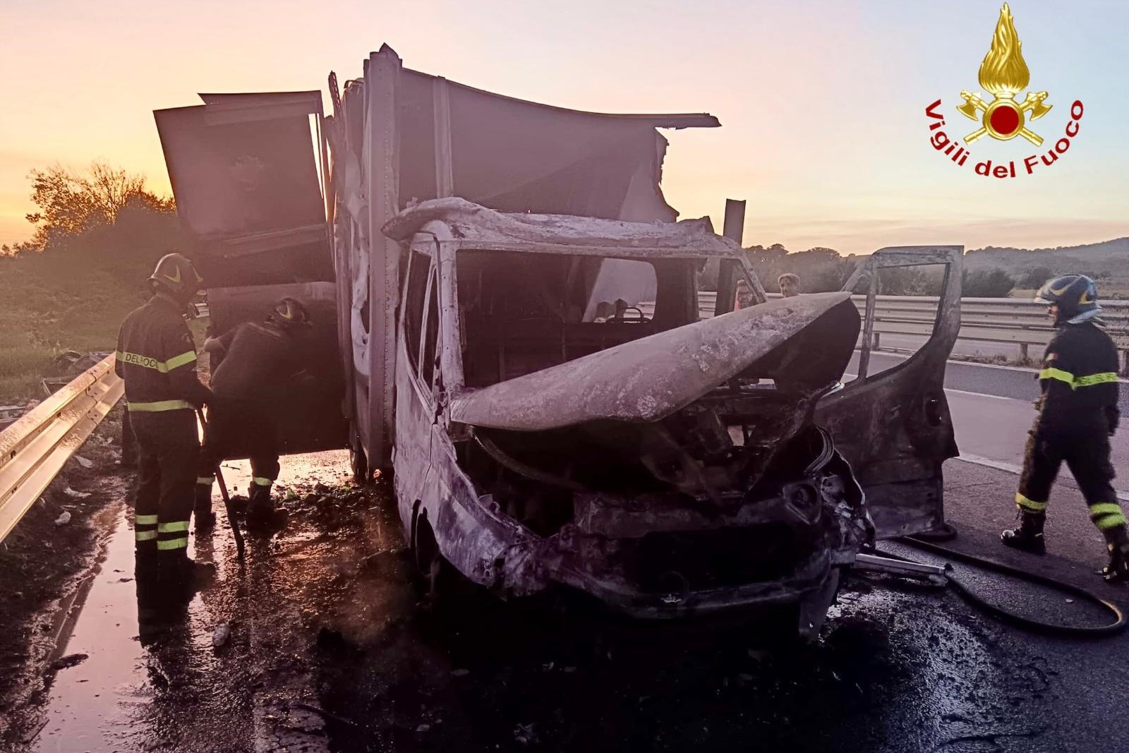 Incendio Furgone sulla SS 1 a Gavorrano