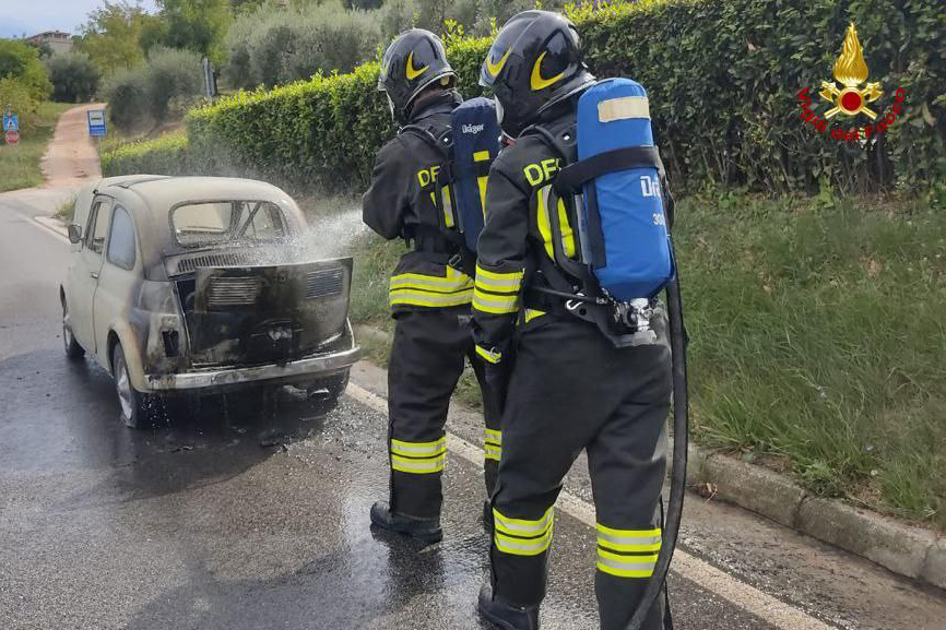 INCENDIO incendio autovettura