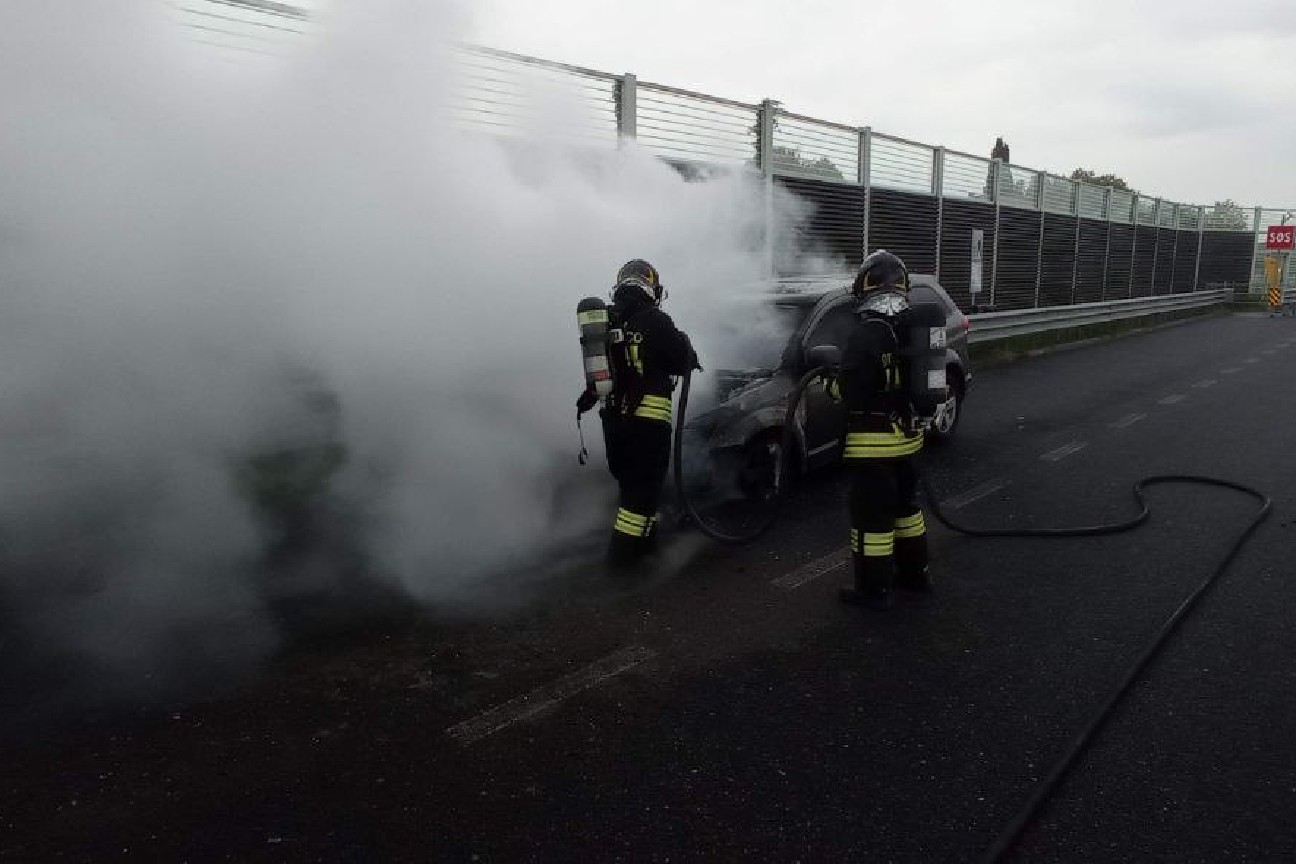 Incendio autovettura Incendio autovettura