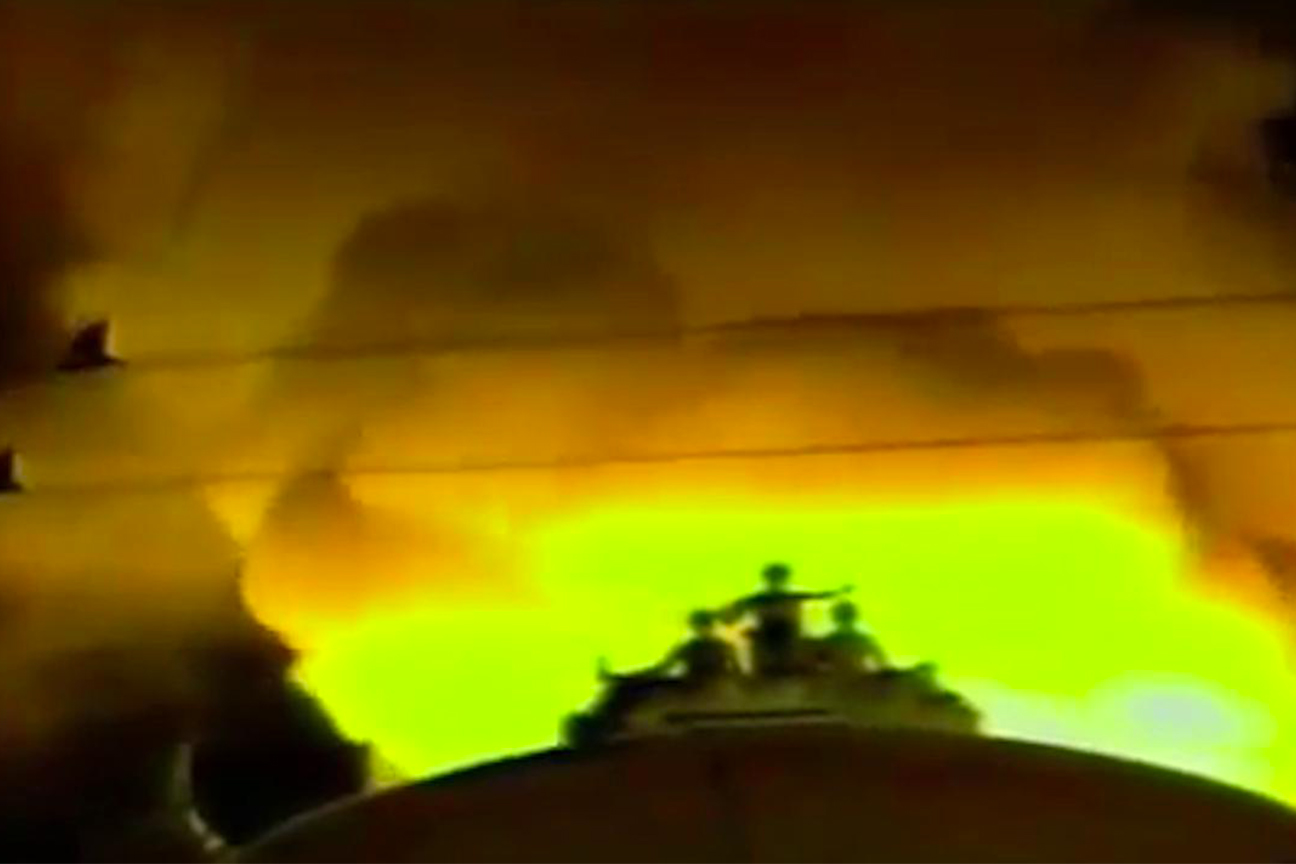 rogo petruzzelli.jpg Le fiamme distruggono il teatro Petruzzelli di Bari