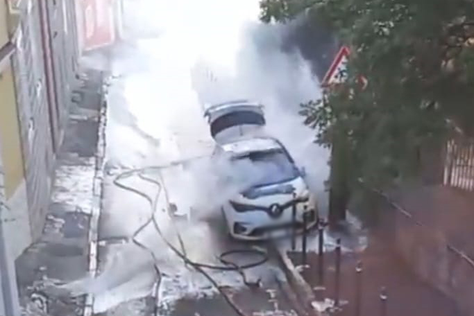 Incendio autovettura