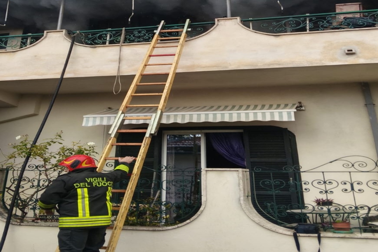 incendio 24 Novembre 2025 abitazione Avezzano