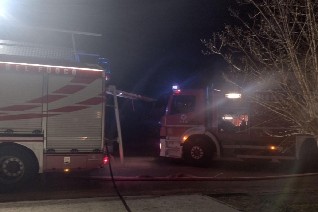 Incendio ricovero attrezzi