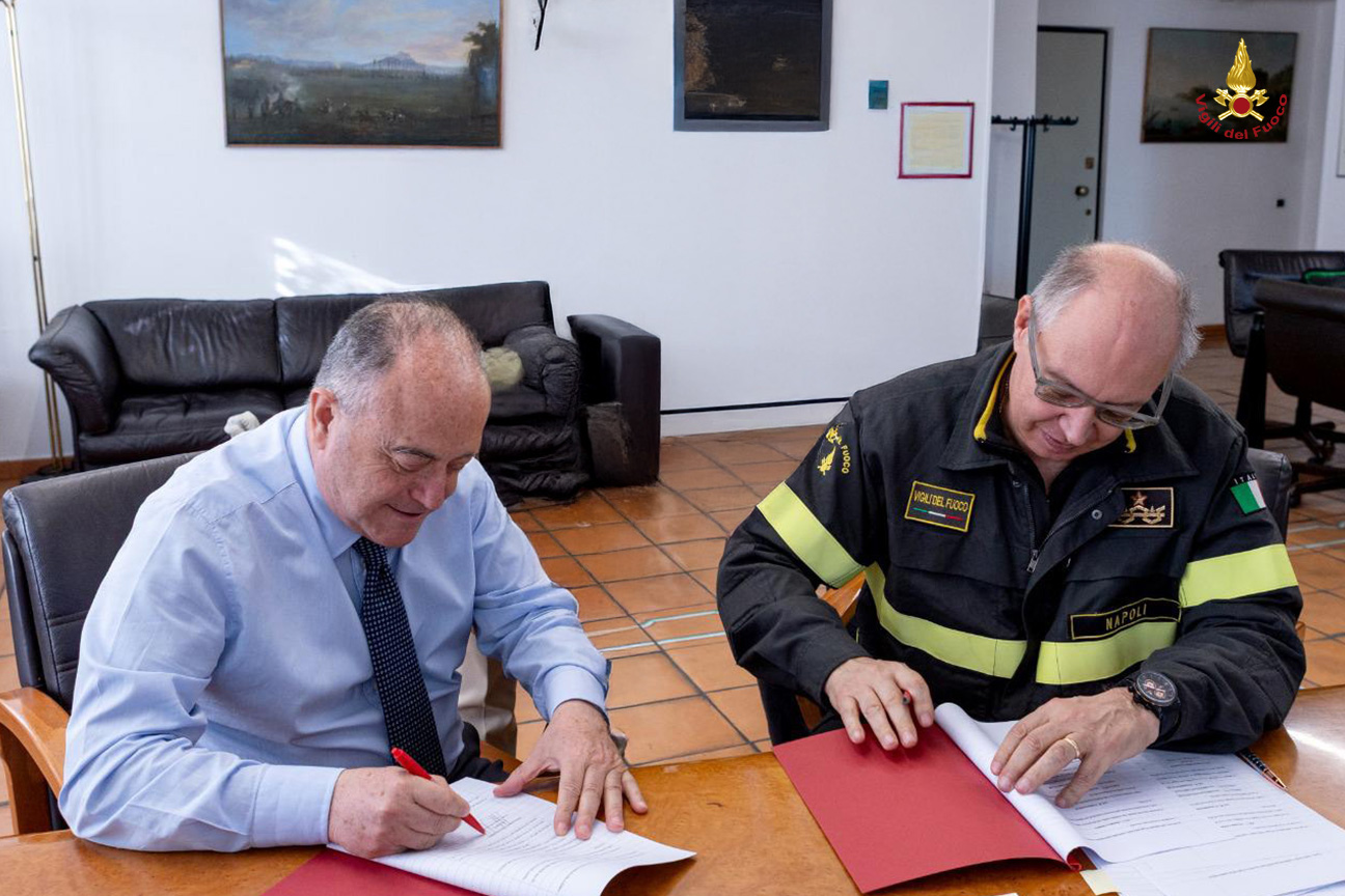 Il momento della firma