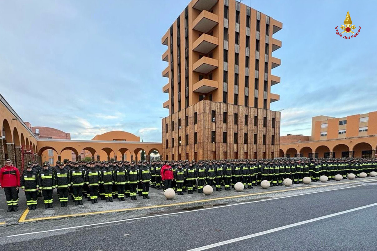 schieramento per il minuto di silenzio