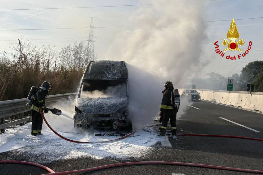 incendio furgone