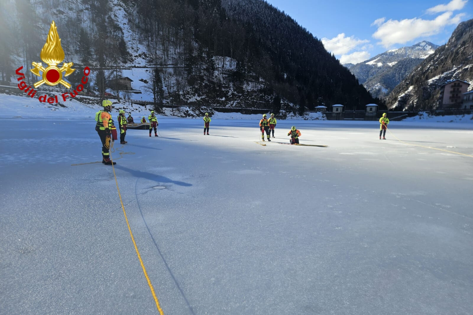 Soccorso sul ghiaccio: a Carona l’eccellenza operativa dei Vigili del Fuoco e O.P.S.A Croce Rossa