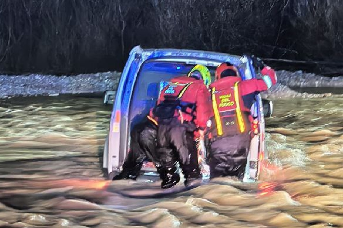 Recupero autovettura nel guado