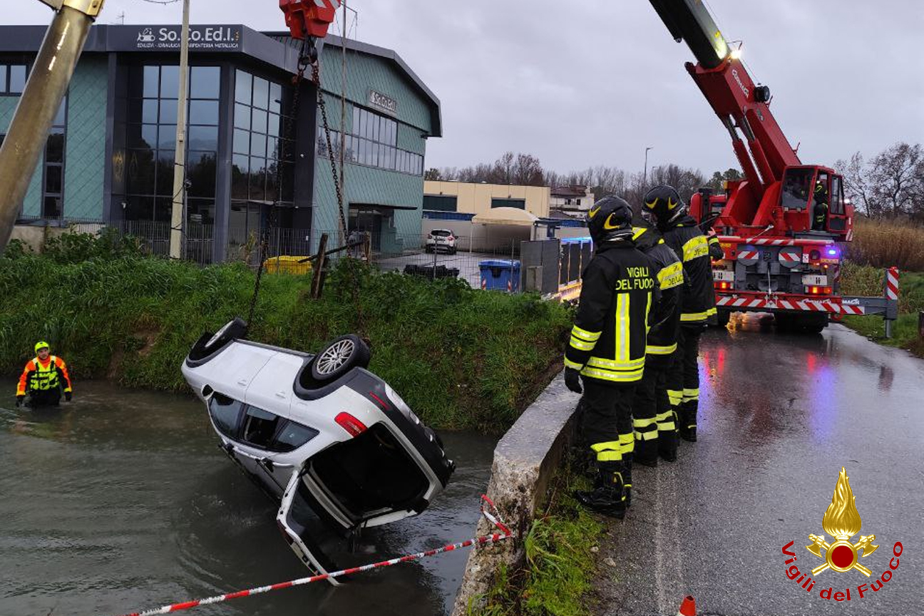 Autovettura ribaltata