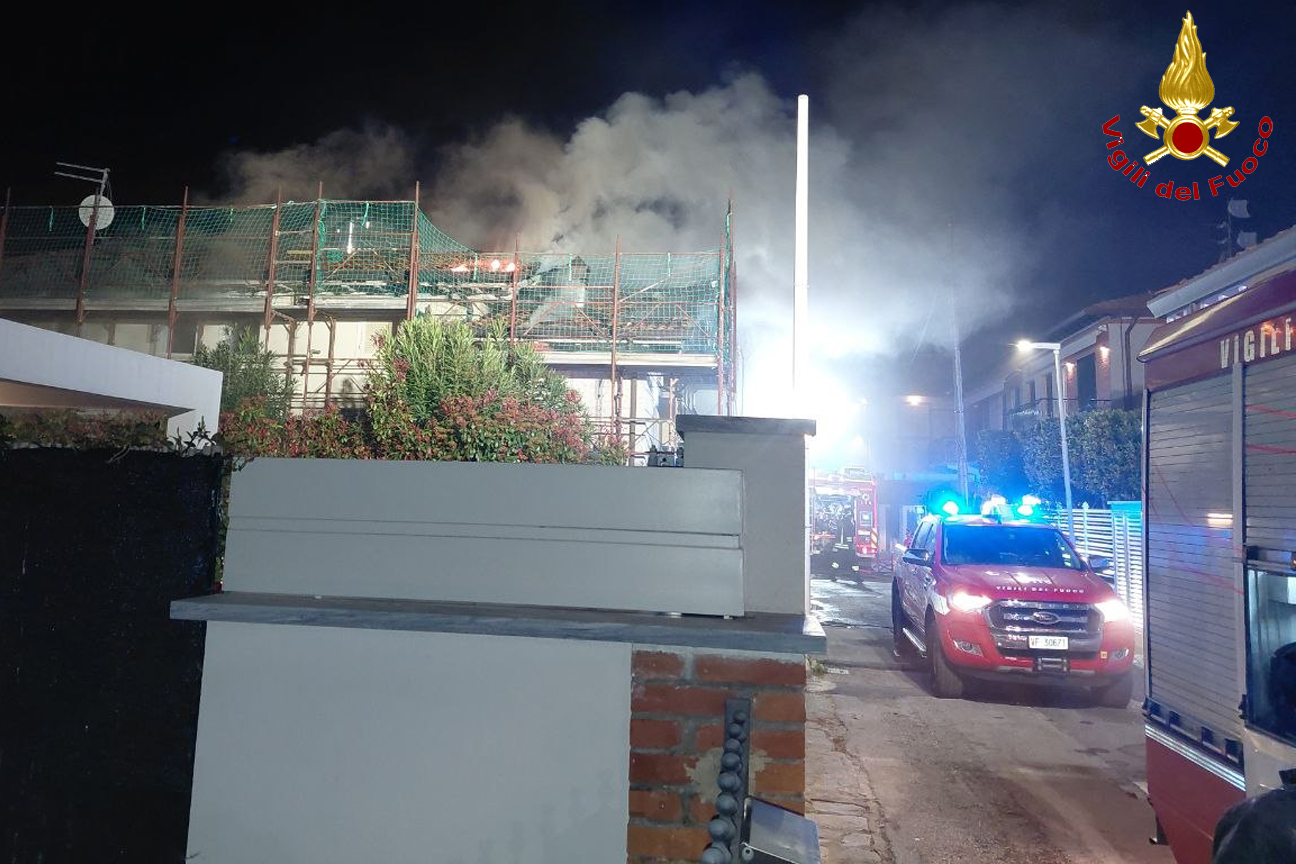 Incendio a Forte dei Marmi