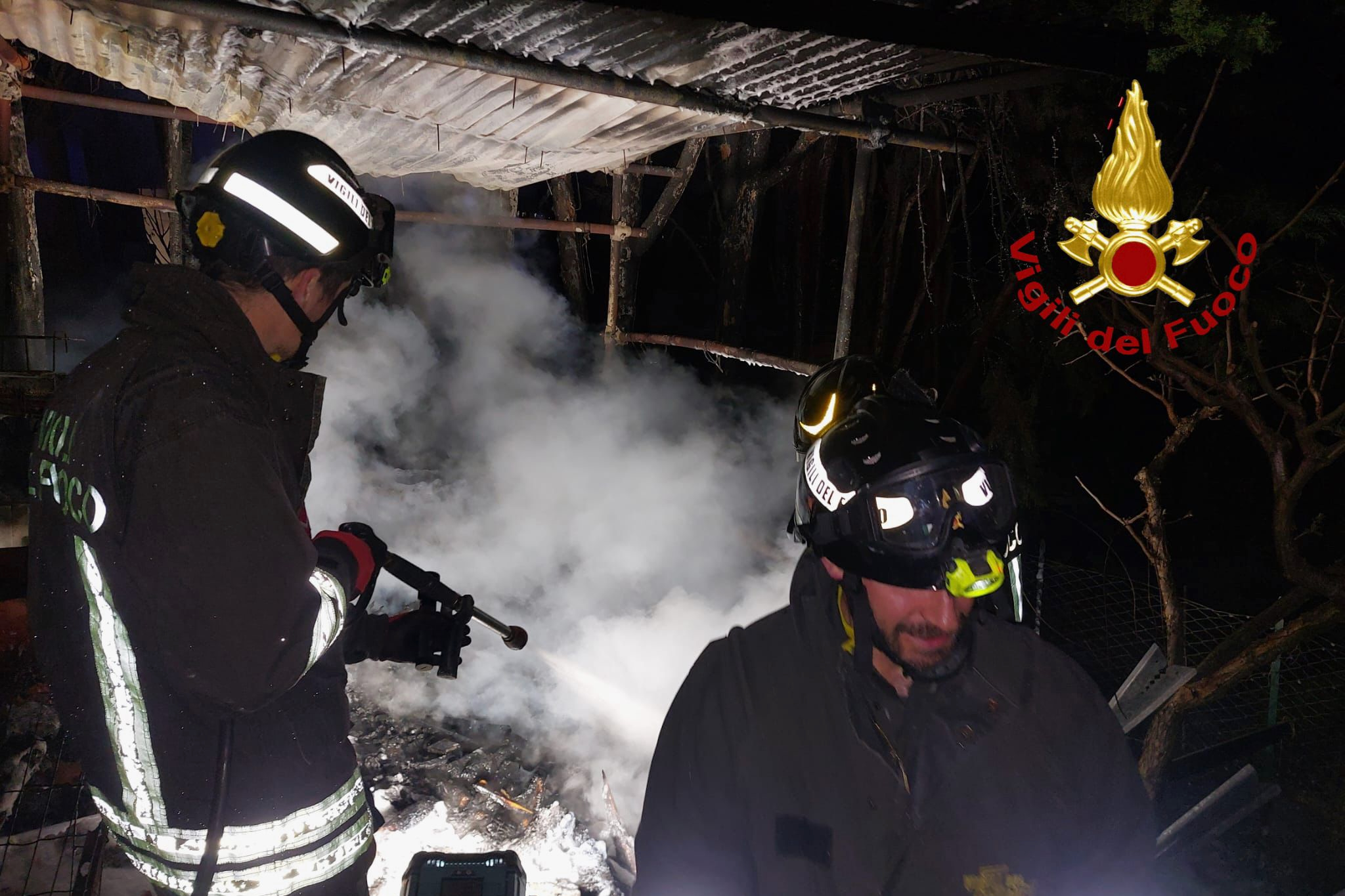 Incendio legnaia nel comune di Gualdo Tadino