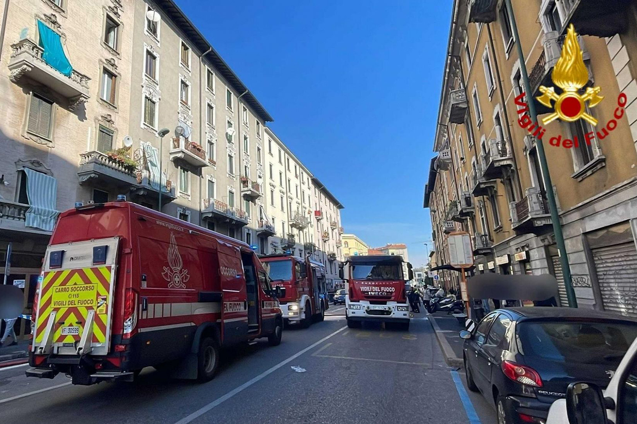 Intervento dei vigili del fuoco per l'incendio in una palazzina a Selvazzano Dentro