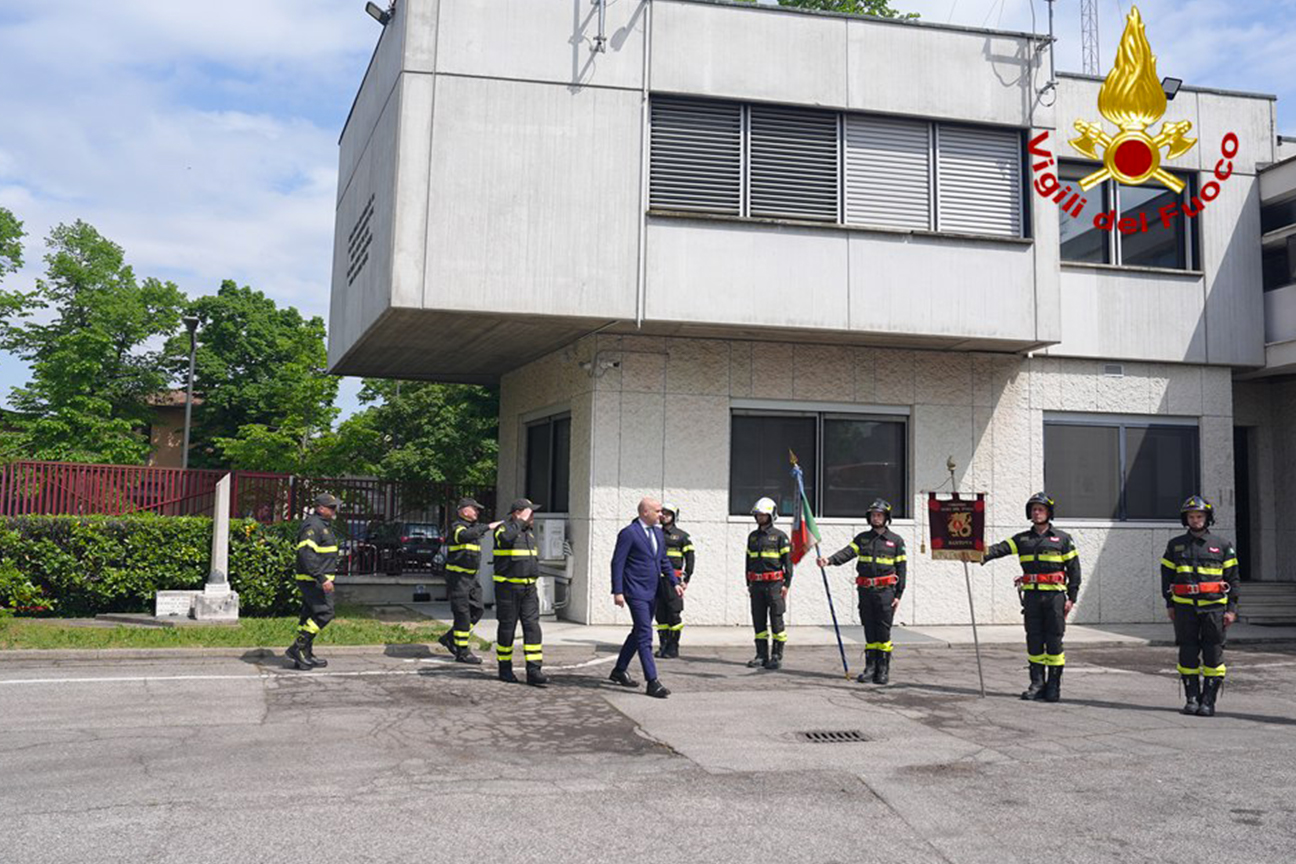 Il sottosegretario Prisco e il Capo del Corpo in visita al comando di Mantova