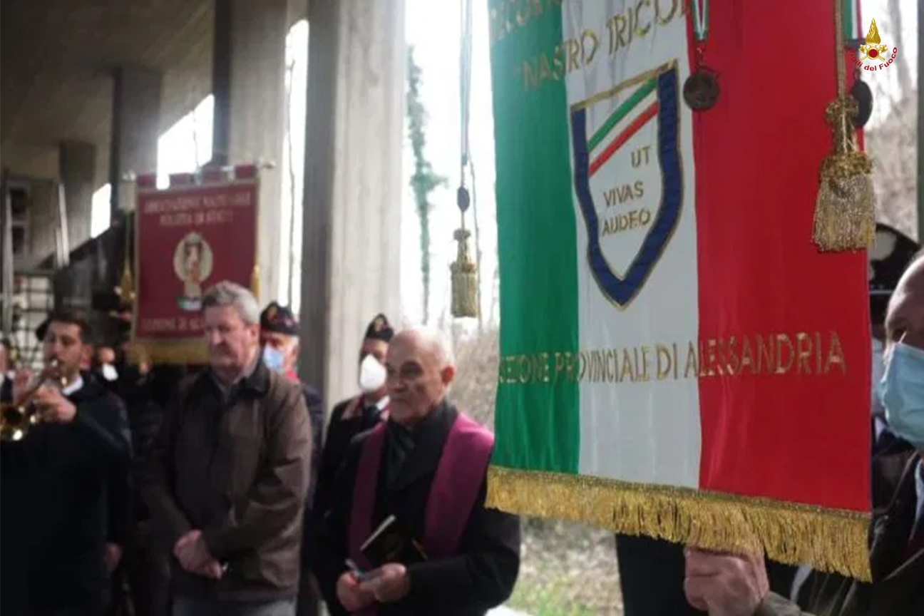 Immagine di repertorio cerimonia di commemorazione per il vigile del fuoco Paolo Sperico