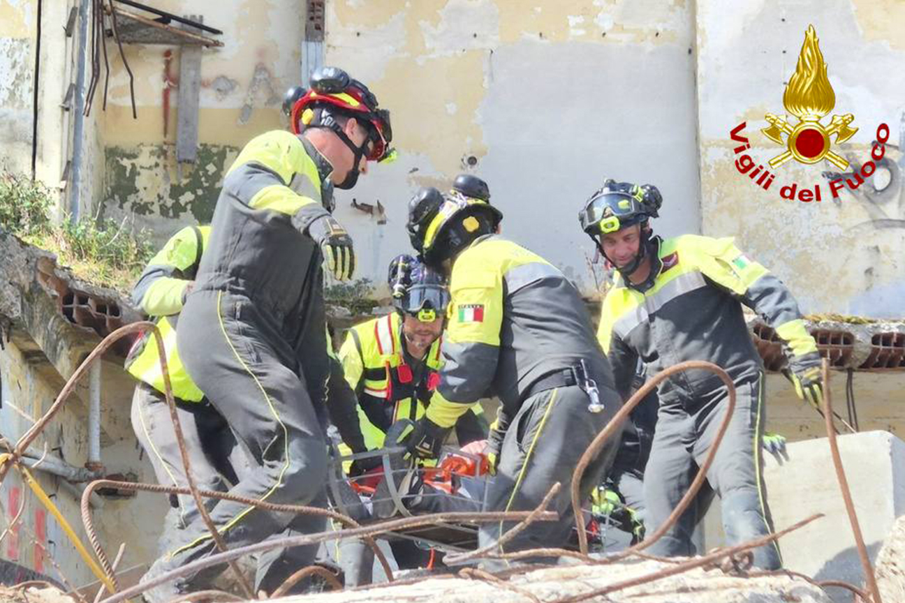 I componenti USAR dei Vigili del fuoco durante un'esercitazione