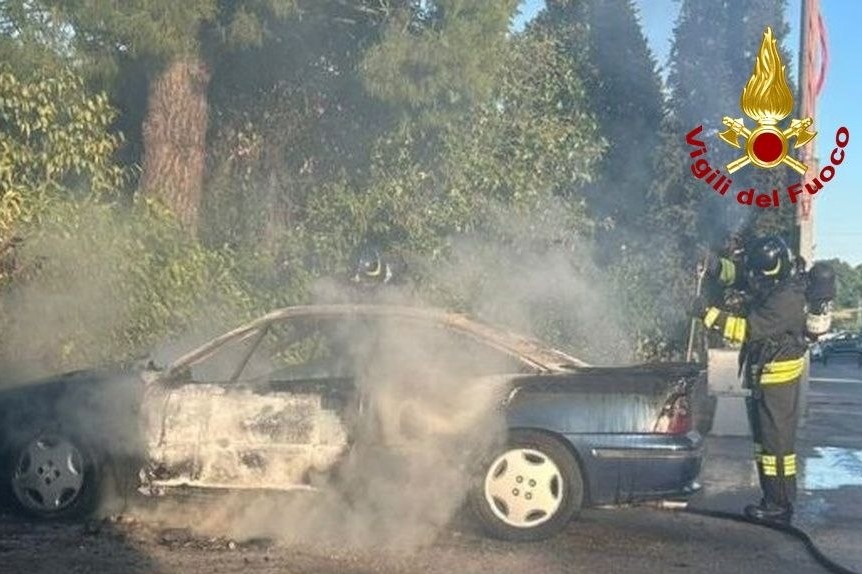 incendio autovettura