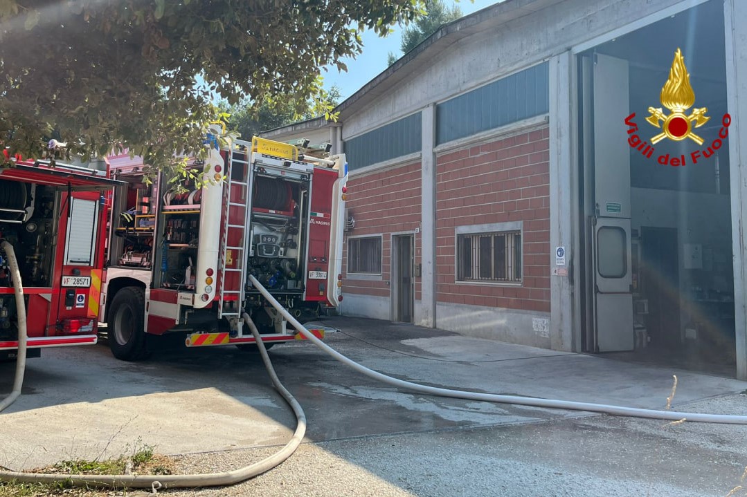 incendio macchinario