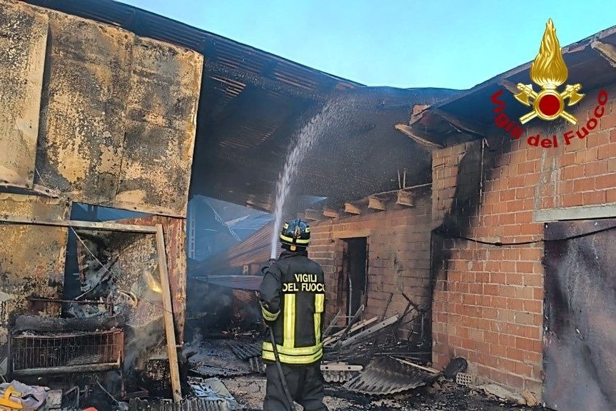 Incendio capanno agricolo