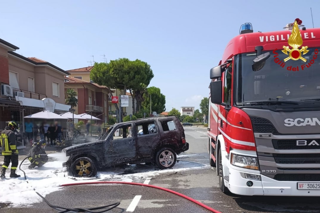 incendio autovettura