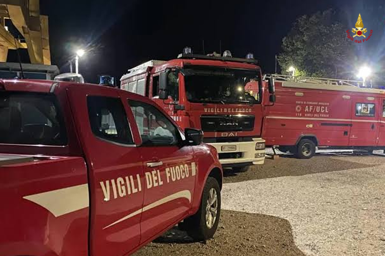 Il dispositivo dei vigili del fuoco per la ricerca della donna scomparsa a Porto Sant'Elpidio