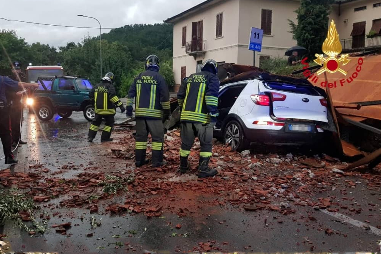 Vigili del fuoco fronteggiano ondata di maltempo nel Nord Italia