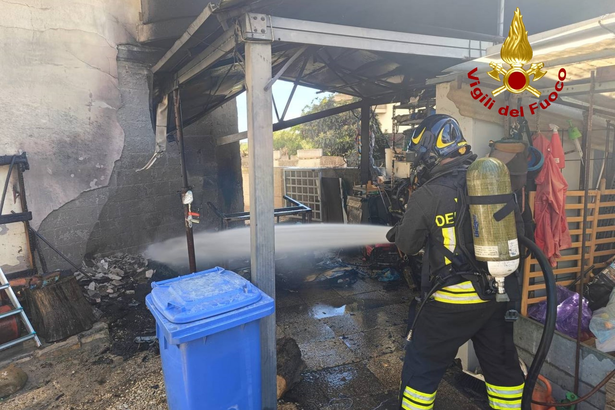 Incendio magazzino