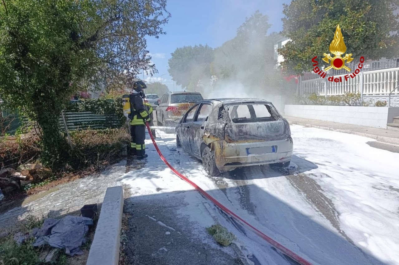 incendio autovettura