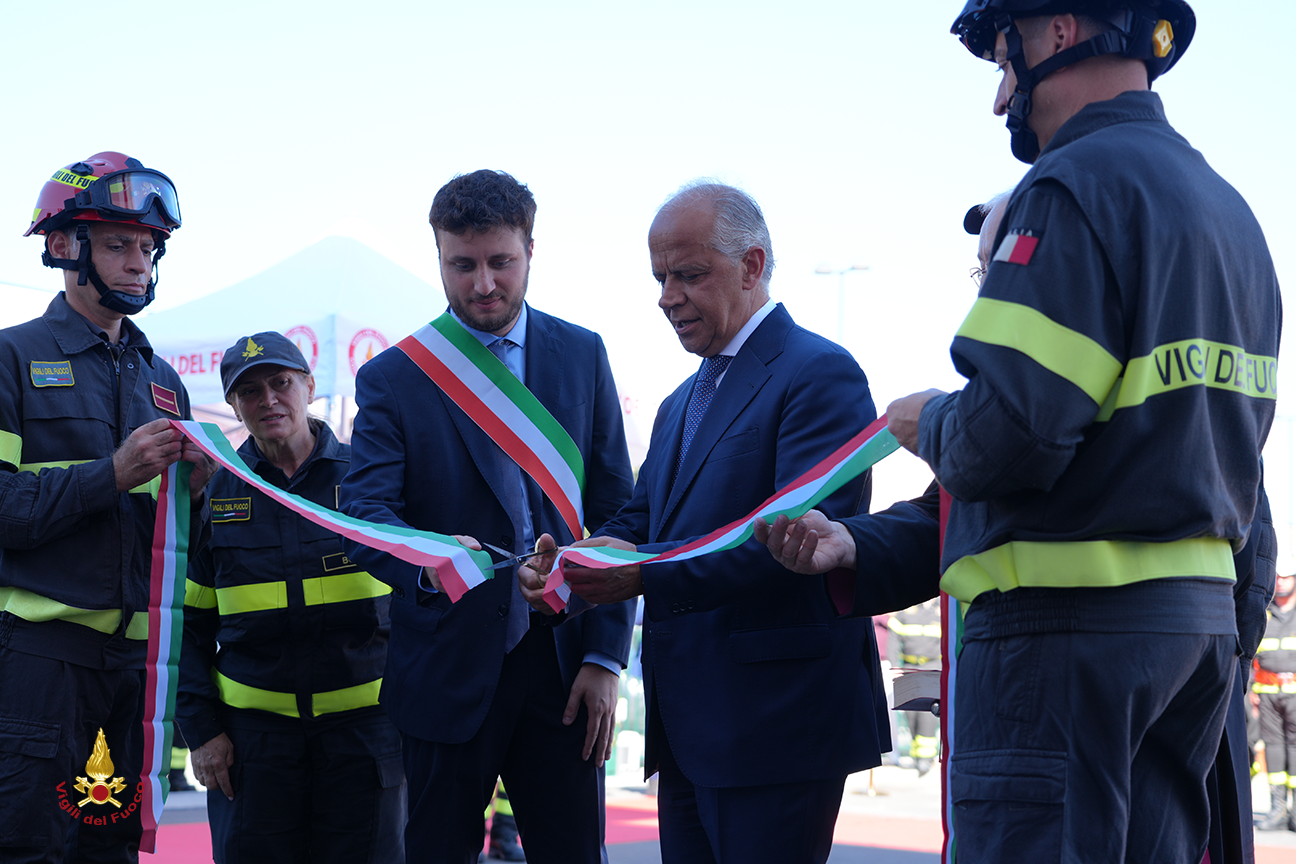 il taglio del nastro