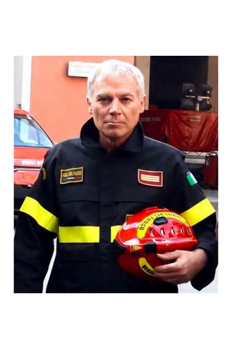 Il caporeparto Alessandroi Macrì caduto durante le operazionni di spegnimento di un incendio a Caltanissetta
